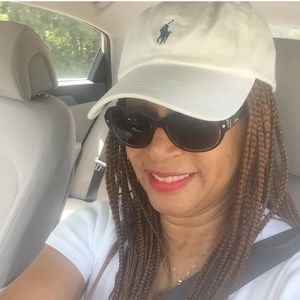 Meet your Posher, Denise